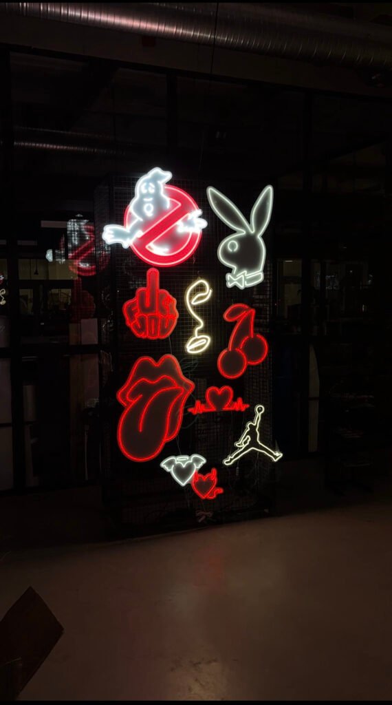 LED neoniniai ženklai