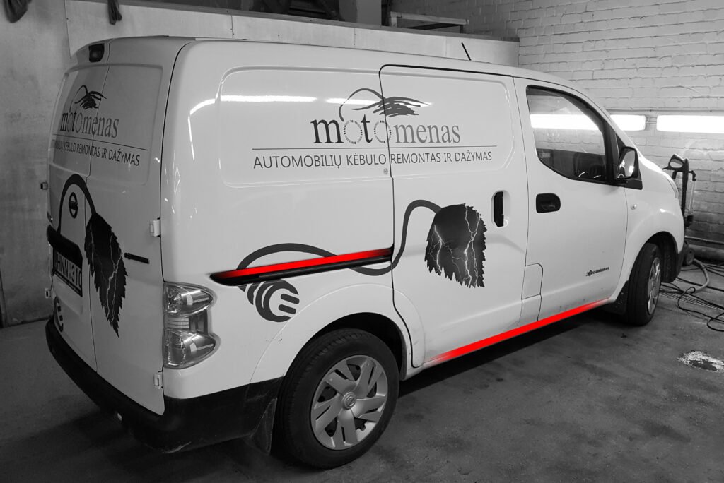 Automobiliu apklijavimas