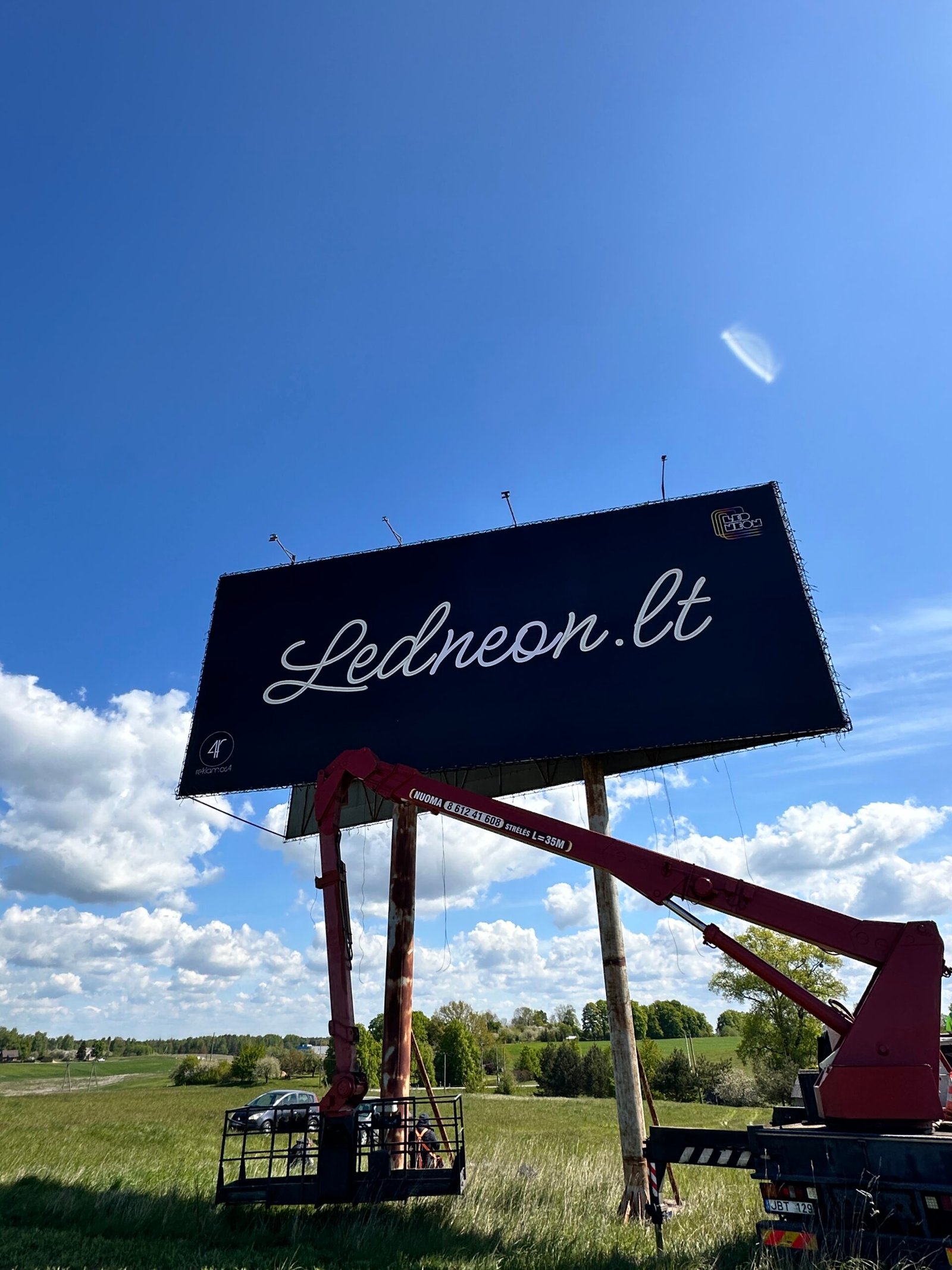 ESSTENDAI.LT – stendų gamybos lyderis