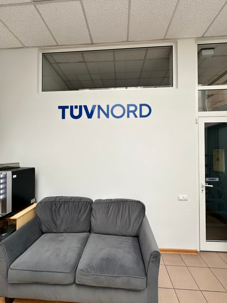 Logotipų lipdukų gamyba
