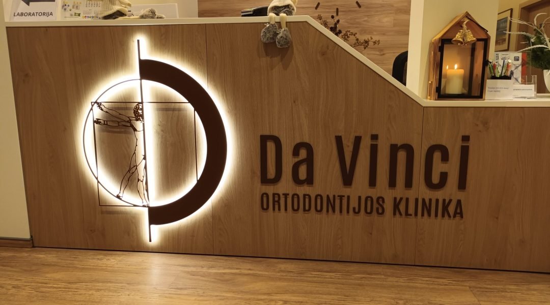 tūrinės raidės, šviečiantis užrašas reklamos4